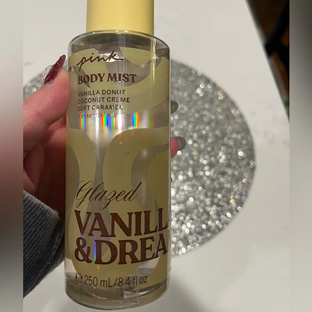 New! VS PINK! - Picture 5 of 10